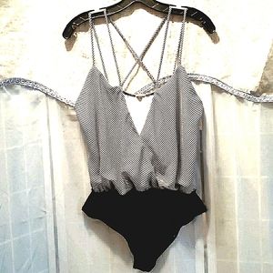 CHARLOTTE RUSSE BLK/WHT STRIPED BODYSUIT SZ M